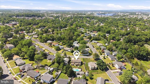 814 W NETTLE TREE RD, Sterling, VA 20164