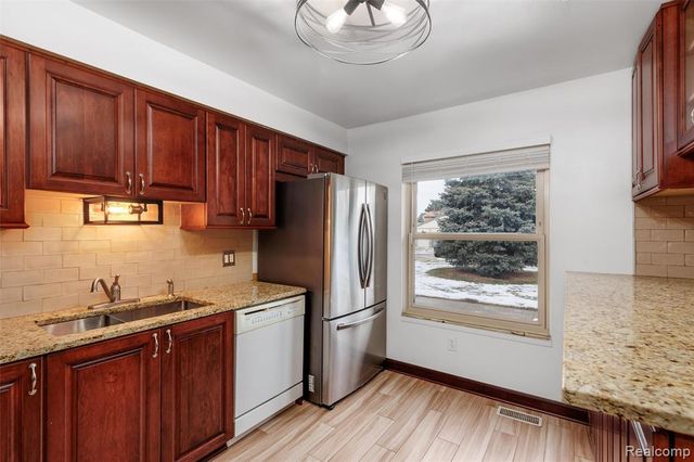 8114 Clay Court, Sterling Heights, MI 48313