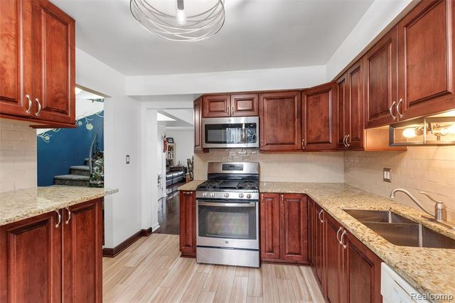 8114 Clay Court, Sterling Heights, MI 48313