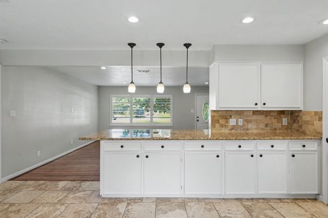 9613 Westview Drive, Houston, TX 77055