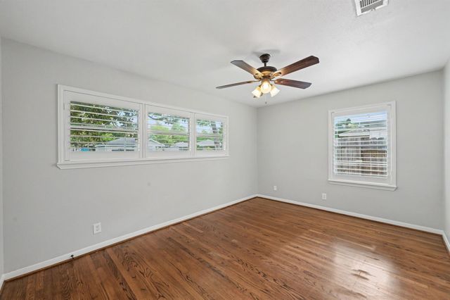 9613 Westview Drive, Houston, TX 77055