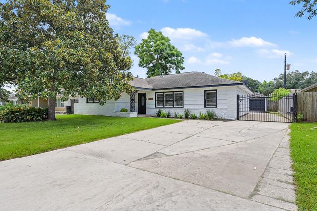 9613 Westview Drive, Houston, TX 77055