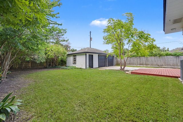 9613 Westview Drive, Houston, TX 77055