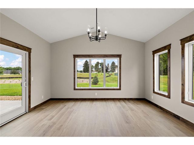 1043 Legend Lane, River Falls, WI 54022