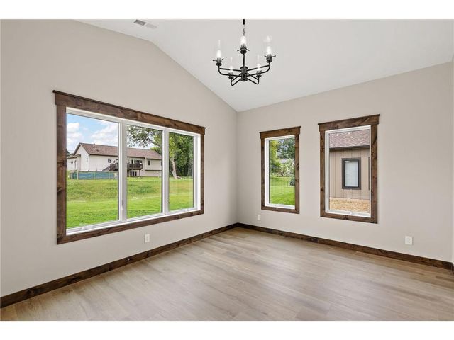 1043 Legend Lane, River Falls, WI 54022