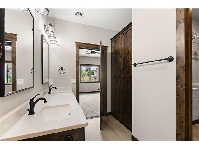 1043 Legend Lane, River Falls, WI 54022