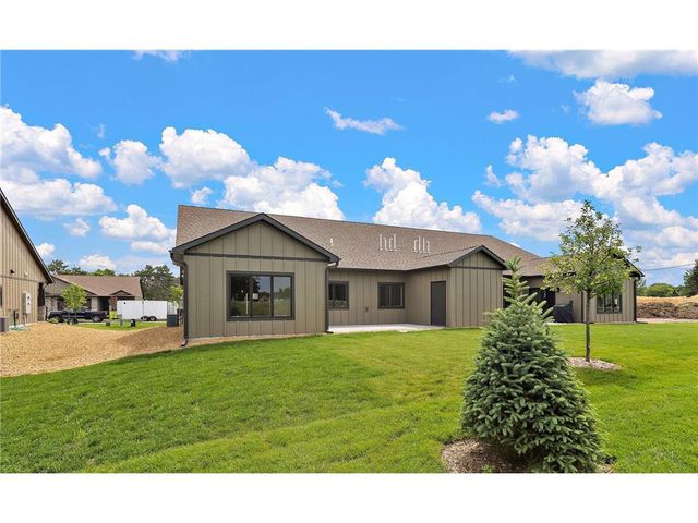 1043 Legend Lane, River Falls, WI 54022