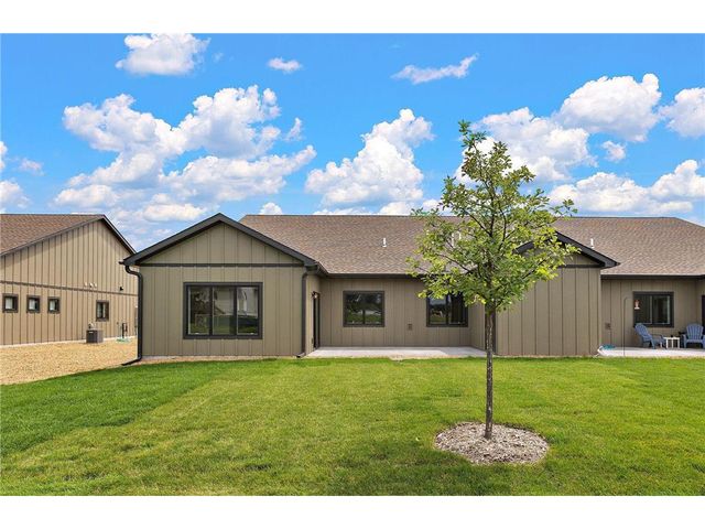 1043 Legend Lane, River Falls, WI 54022