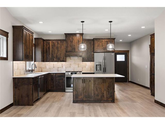 1043 Legend Lane, River Falls, WI 54022