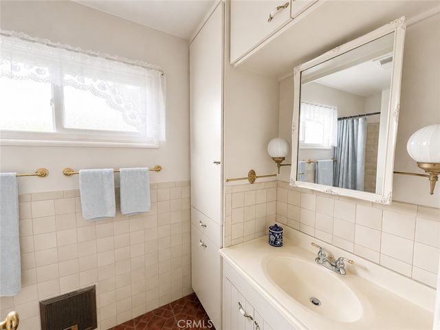 9917 Mina Avenue, Whittier, CA 90605