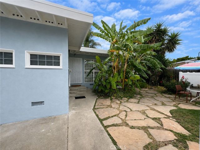 9917 Mina Avenue, Whittier, CA 90605