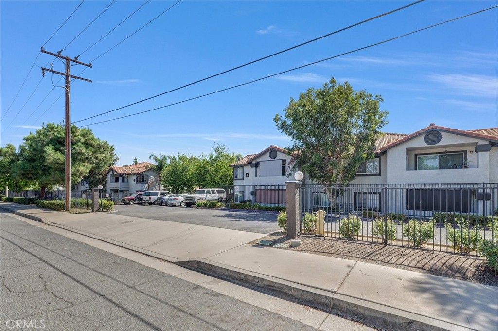 16377 Lakeshore 2B, Lake Elsinore, CA 92530 — exterior