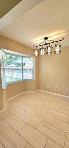 22 W Broken Oak Court, The Woodlands, TX 77381