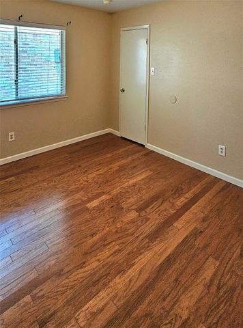 22 W Broken Oak Court, The Woodlands, TX 77381