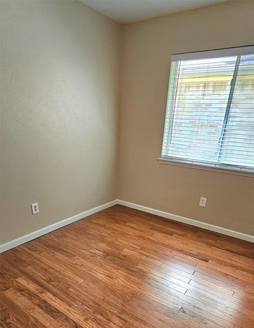 22 W Broken Oak Court, The Woodlands, TX 77381