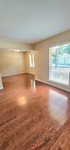 22 W Broken Oak Court, The Woodlands, TX 77381