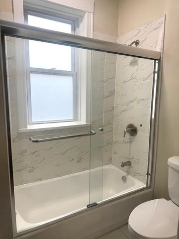 2158 N Hamlin Avenue 1R, Chicago, IL 60647