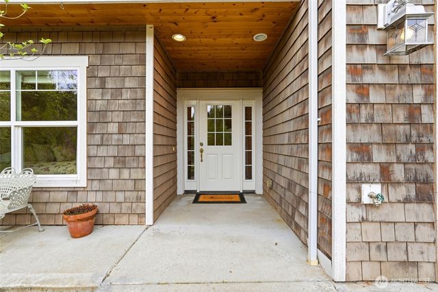 2780 S Utopian Way, Camano Island, WA 98282