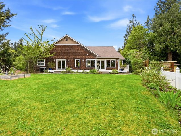 2780 S Utopian Way, Camano Island, WA 98282