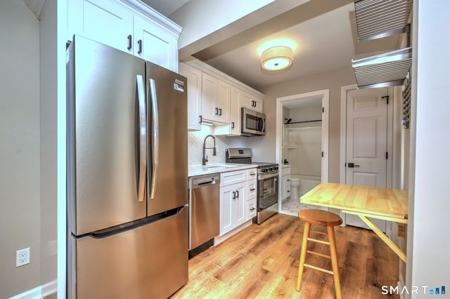 143 Columbus Place 8, Stamford, CT 06907