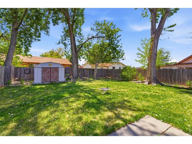 926 Red Fir Pl, Loveland, CO 80538