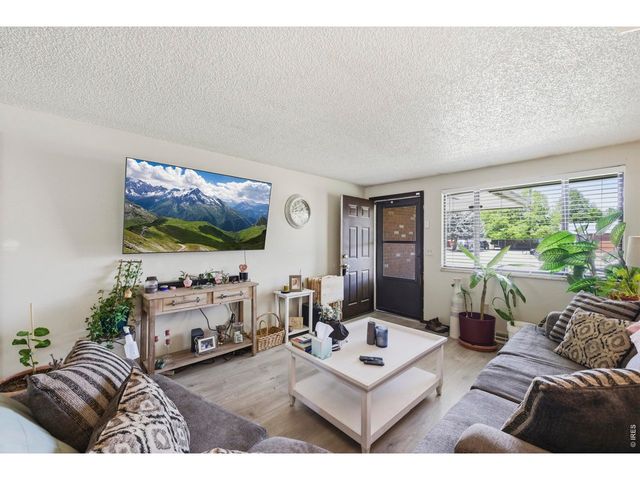 926 Red Fir Pl, Loveland, CO 80538