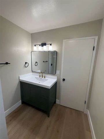 2214 Fordham Avenue, Clovis, CA 93611