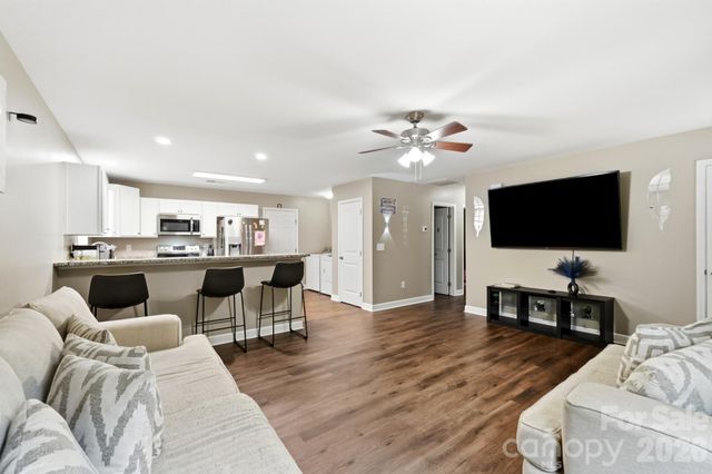102 Twin Brook Lane, Pageland, SC 29728