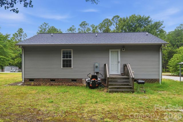 102 Twin Brook Lane, Pageland, SC 29728