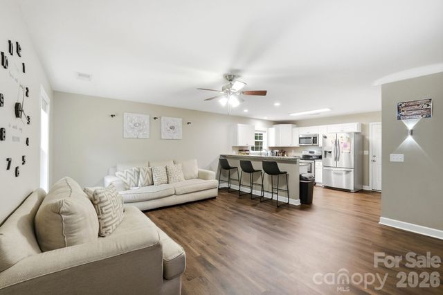 102 Twin Brook Lane, Pageland, SC 29728