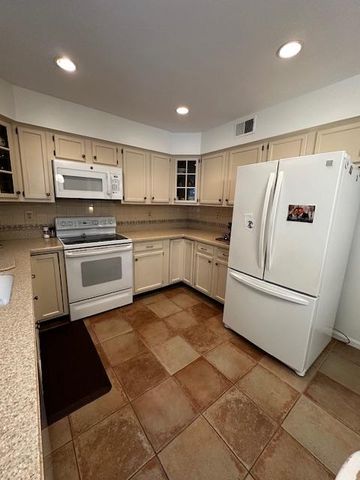 8229 BELL LN, Vienna, VA 22182