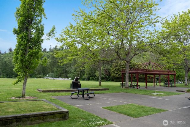 73 XX SE 38th Street, Mercer Island, WA 98040