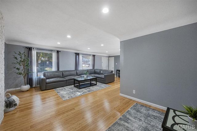 767 Paschal Drive, Mehlville, MO 63125