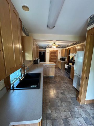 193 W Lafayette Street, Romeo, MI 48065