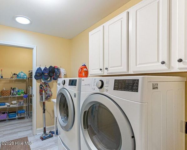 103 W Chelsea Court, Southern Pines, NC 28387
