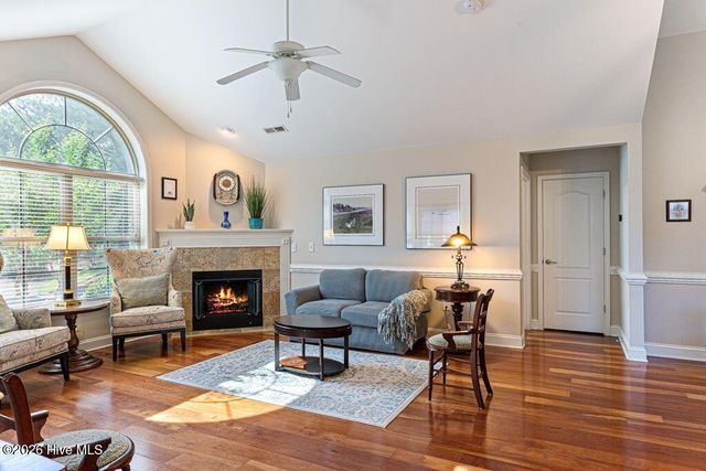 103 W Chelsea Court, Southern Pines, NC 28387