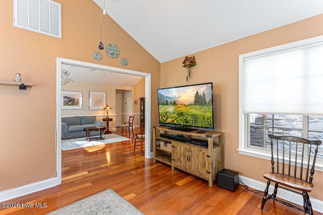 103 W Chelsea Court, Southern Pines, NC 28387