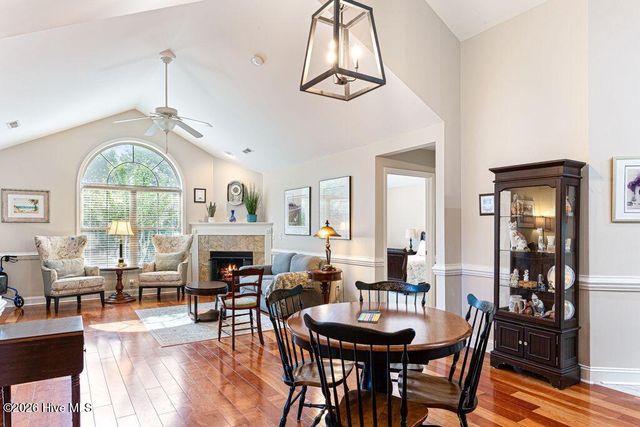 103 W Chelsea Court, Southern Pines, NC 28387