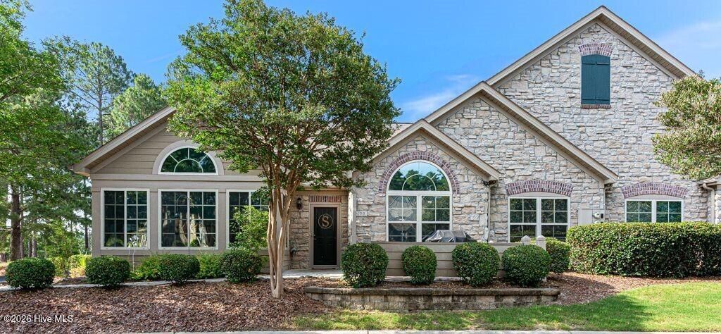 103 W Chelsea Court, Southern Pines, NC 28387