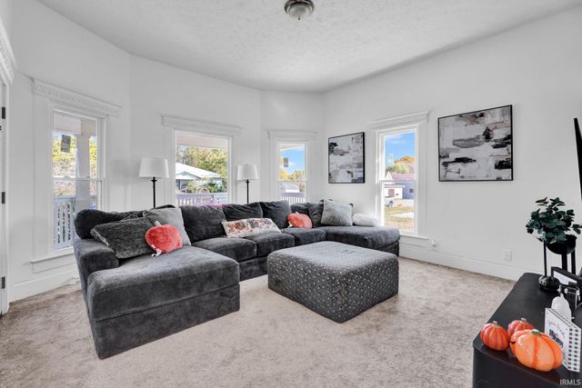 624 15th Street, Bedford, IN 47421