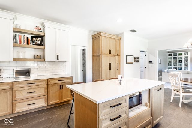 6299 Turnbridge Drive, Avon, IN 46123