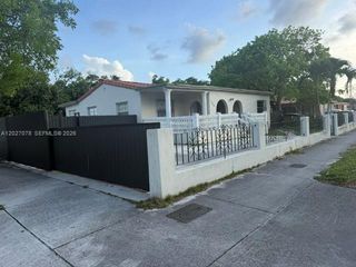 590 E 42nd St 1, Hialeah, FL 33013