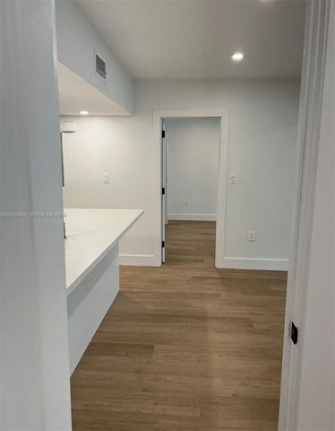 16349 Ravenwood Pl 16349, Miami Lakes, FL 33014