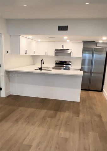 16349 Ravenwood Pl 16349, Miami Lakes, FL 33014