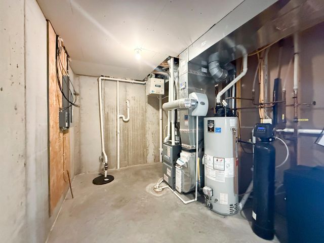 3927 Stone Point Drive NE, Rochester, MN 55906