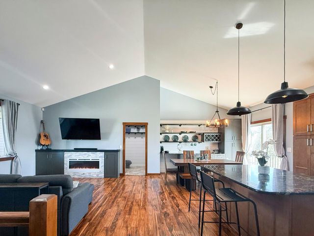 3927 Stone Point Drive NE, Rochester, MN 55906