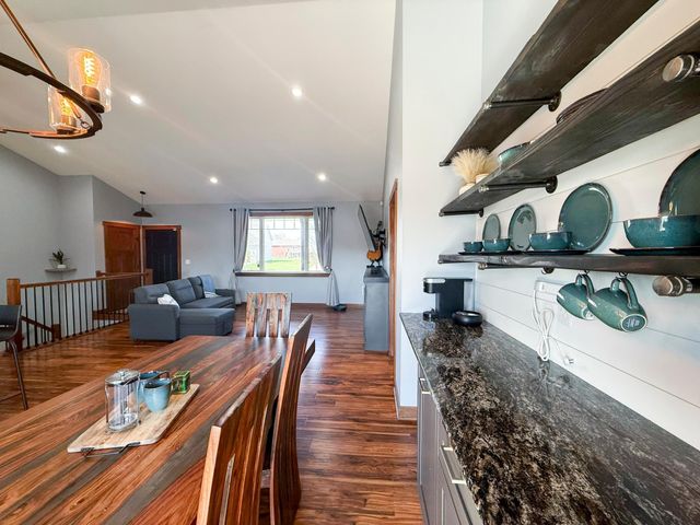 3927 Stone Point Drive NE, Rochester, MN 55906