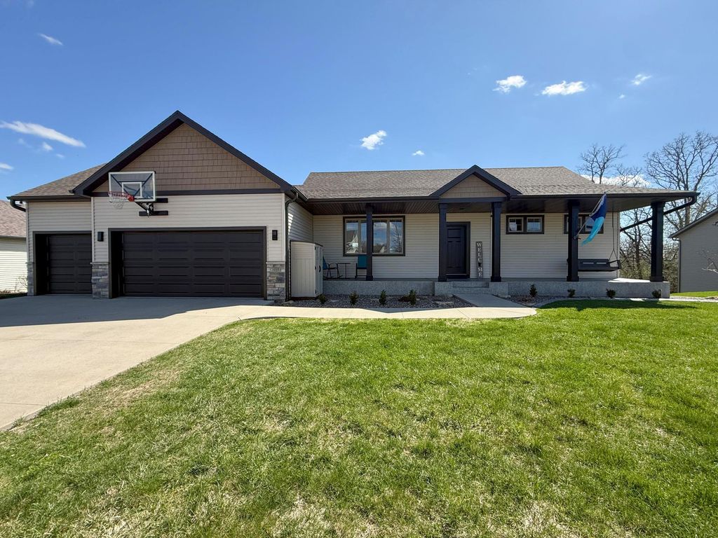 3927 Stone Point Drive NE, Rochester, MN 55906