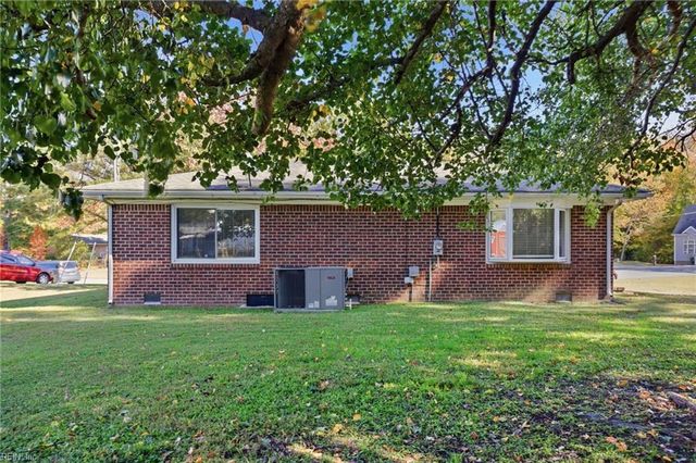 1446 Chancellor CT, Suffolk, VA 23434