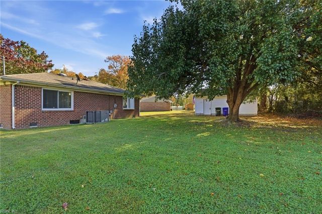 1446 Chancellor CT, Suffolk, VA 23434